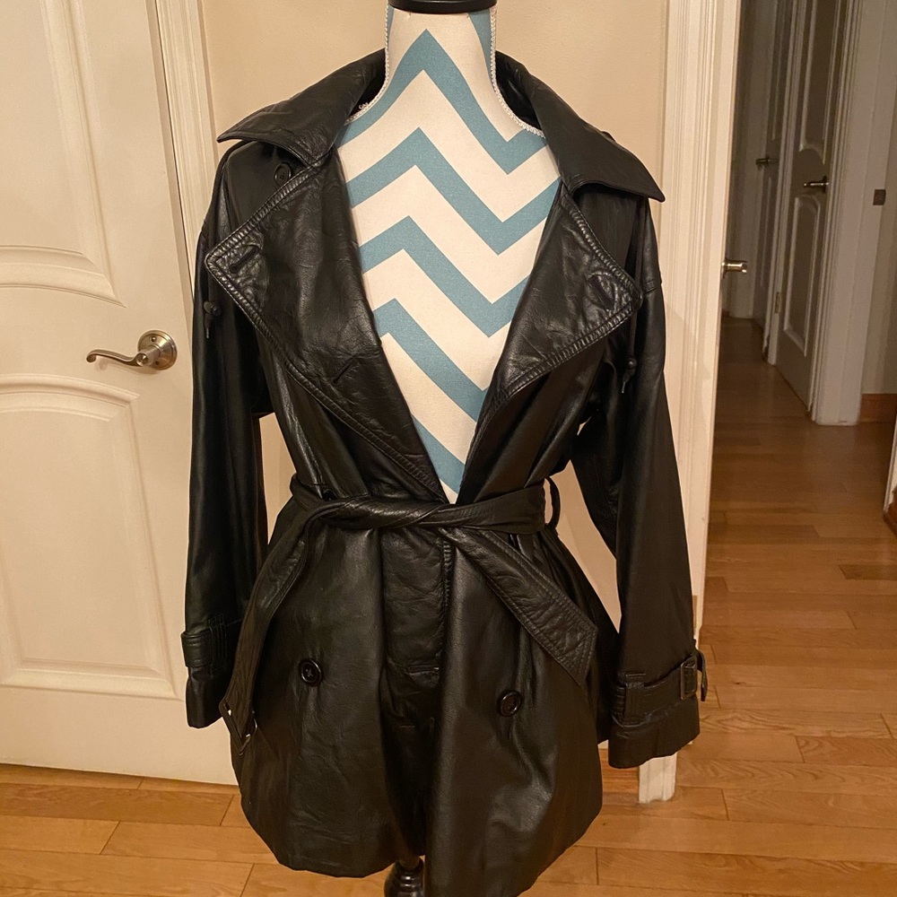 TRENDY LEATHER JACKET